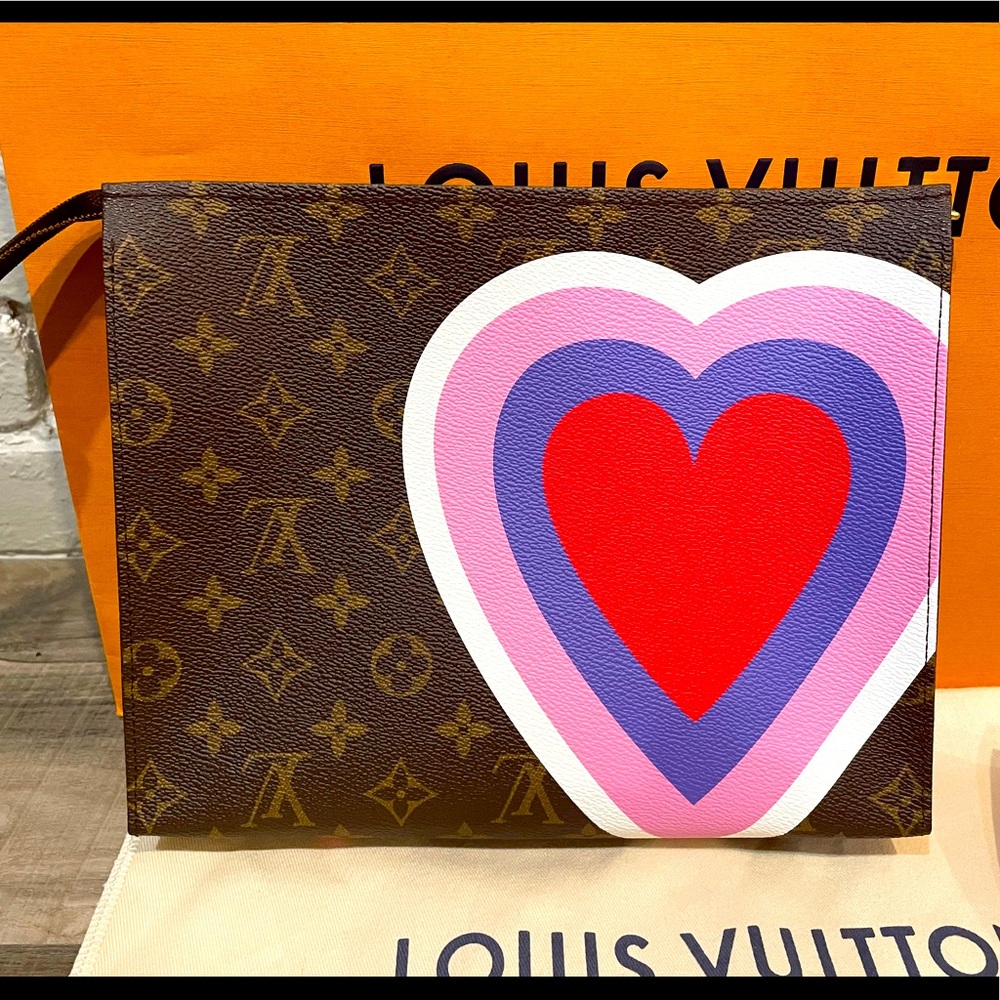 ❌SOLD❌Louis Vuitton Toiletry Pouch Game on